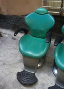 كرسي حلاقة نظيف بحالة جيدة بسعر 400 ليرة في اضنة ...