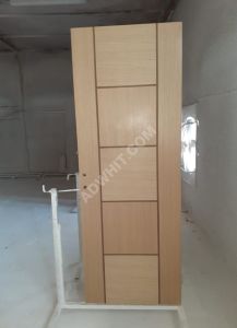 ابواب تركيه ملبسه قشرة طبيعيه مطليه باللون حسب الطلبى  