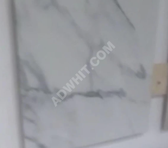 Beyaz damarlı seramik