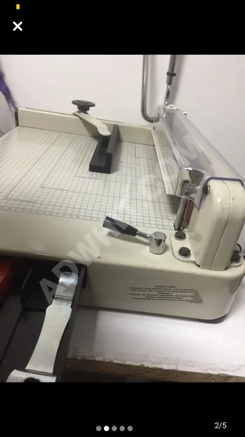 Kağıt kesme ve defter delme makineleri