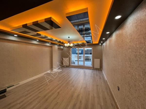 للبيع شقه ديلوكس في العاصمة انقرة ثلاث غرف وصاله بناء حديث وفق مواصفات عاليه الجدوه 