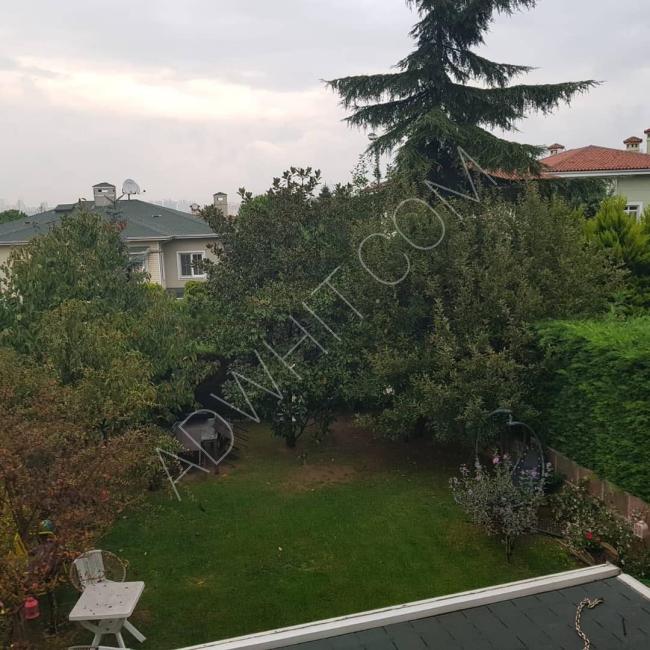 İstanbul bahçeşehir bölgesinde toplu konut villa içinde satılık villa