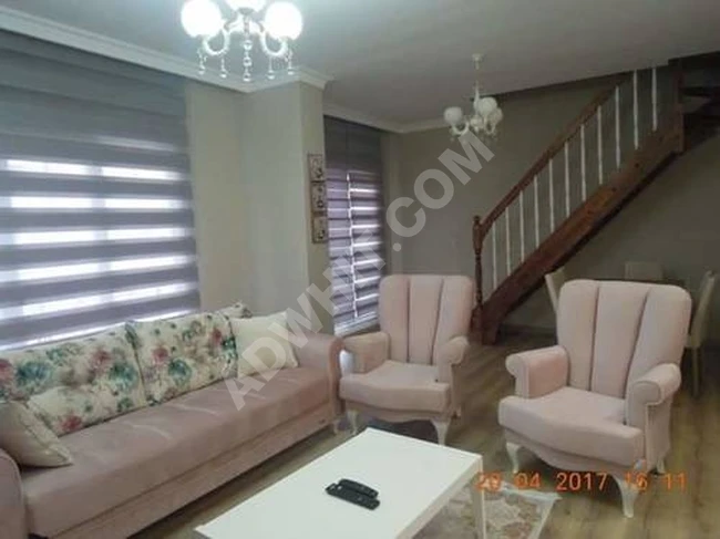 Üç oda ve 2 banyo aylık olarak kiralık daire