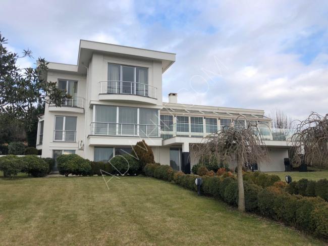 İstanbul'da lüks bir satılık villa