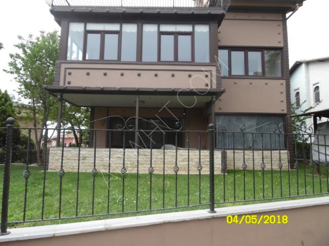İstanbul avrupa yakasında 5+1 satılık villa