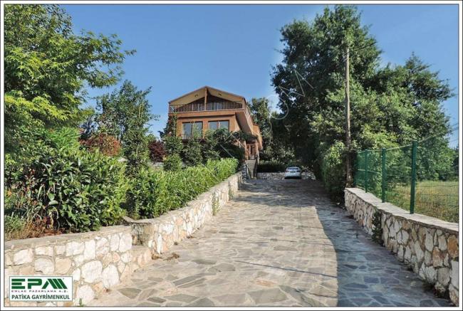 فيلا 5 غرف وصالة 3 أدوار داخل حديقة كبيرة في يالوفا Yalova Kirazlı 