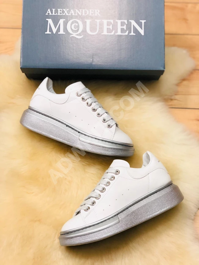 بوط نسائي. سبور. ممتاز جدا  وبارخص الاسعار 