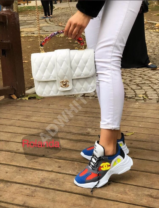 شناط يد مع بوط سبور ويوجود جميع المديلا وسعار حاصه لصحاب الكميات