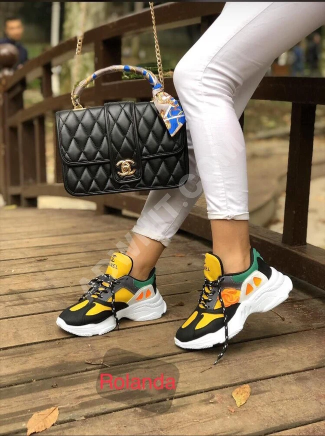 شناط يد مع بوط سبور ويوجود جميع المديلا وسعار حاصه لصحاب الكميات