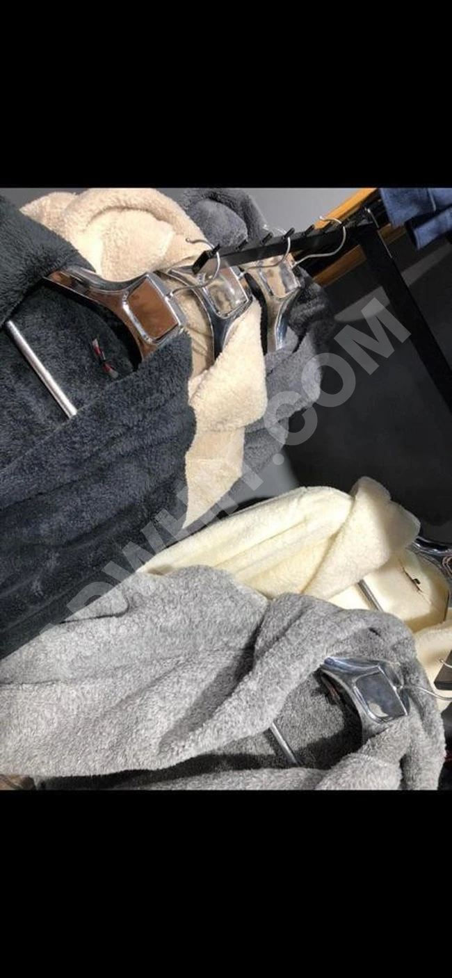 جاكيت رجالي مبطن وبللون مميز وسعر مغري