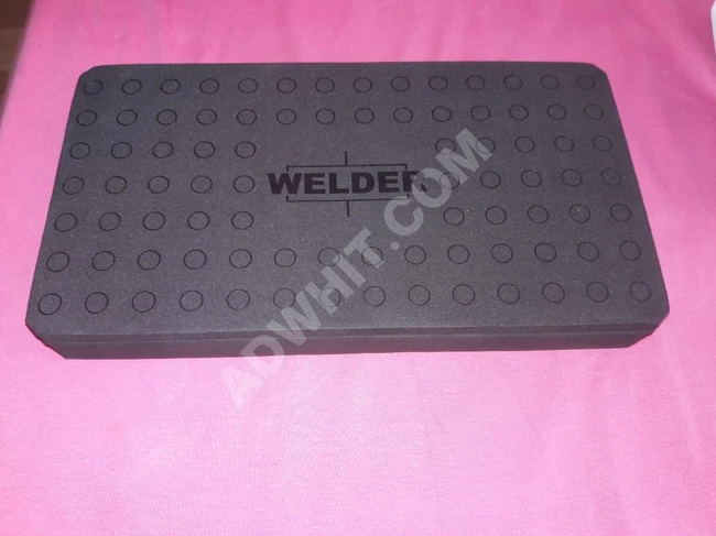 ساعة welder رجالي ونسائي جديدة لم تستخدم