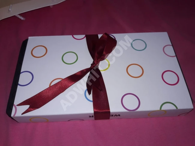 ساعة welder رجالي ونسائي جديدة لم تستخدم