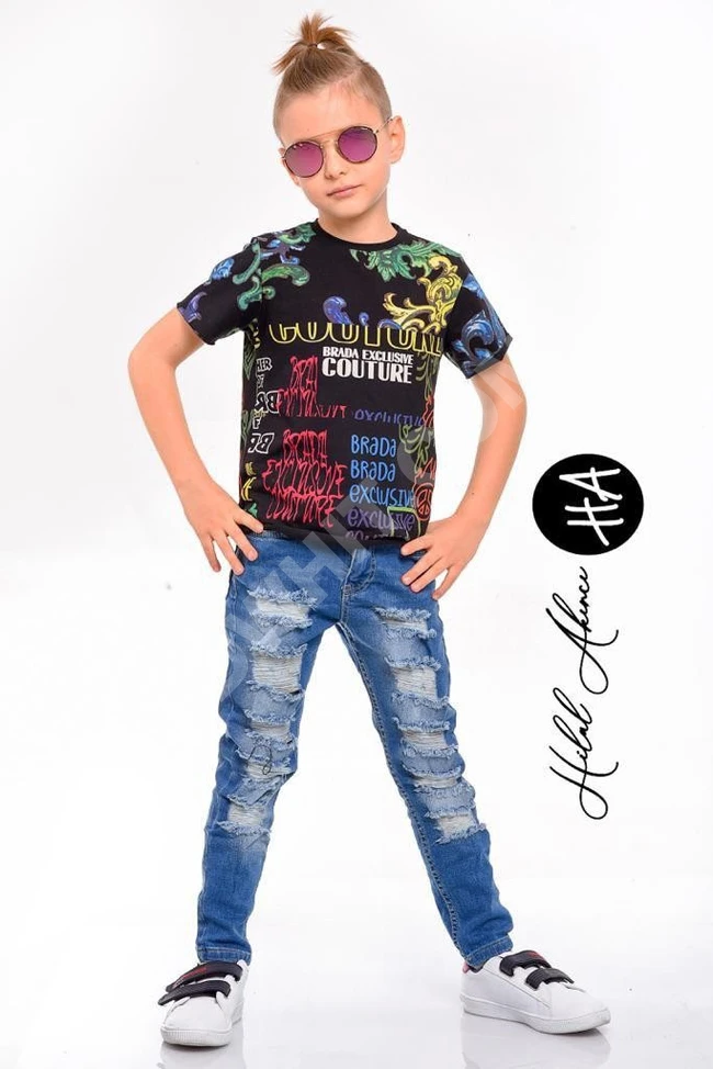 بنطال مع. تيشرت ولادي بسعر منافس 