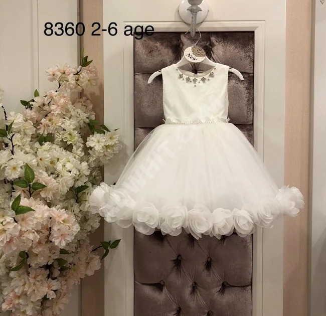 فستان بناتي بألوان زاهية