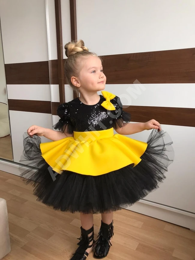 فستان بناتي جميل بلونين مختلفين