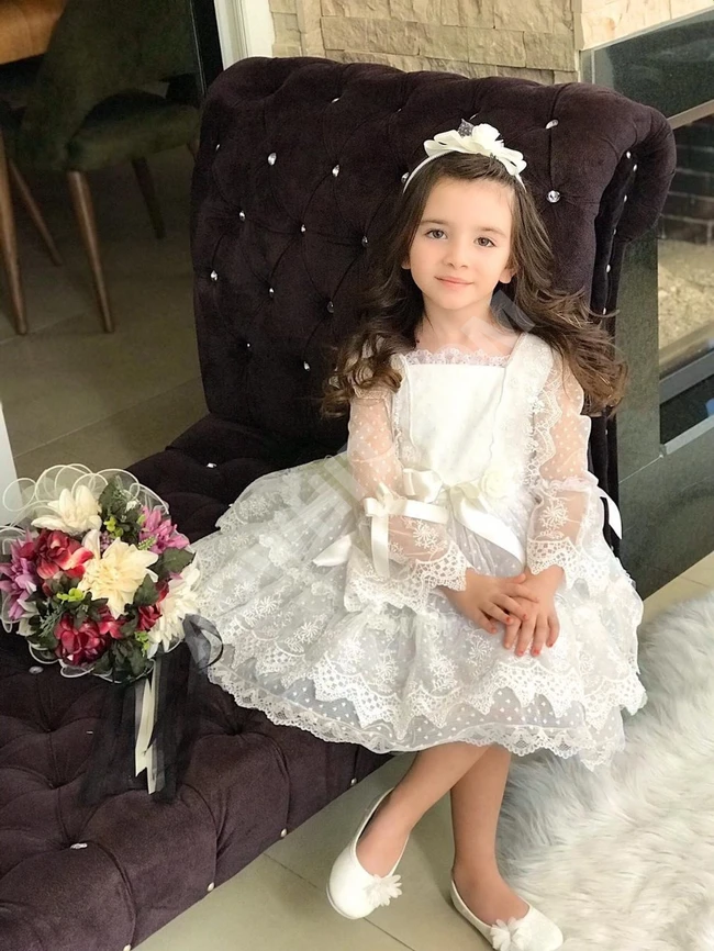 فستان أبيض بناتي دانتيل تقيل