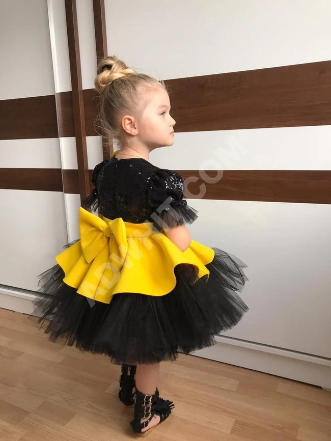 فستان بناتي جميل بلونين مختلفين