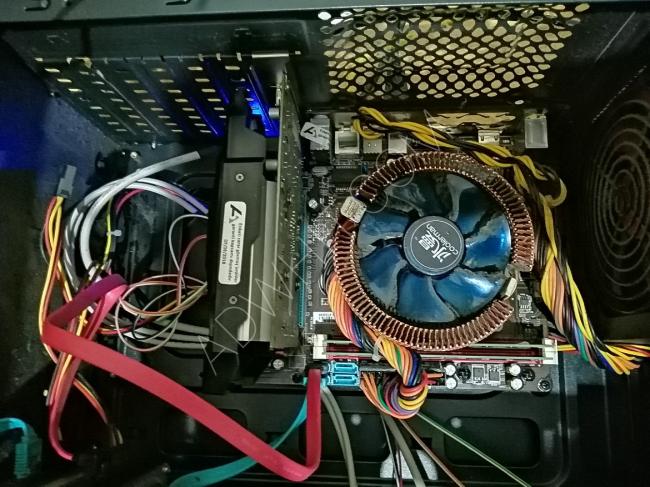 جهاز كمبيوتر نظيف ورخيص 
