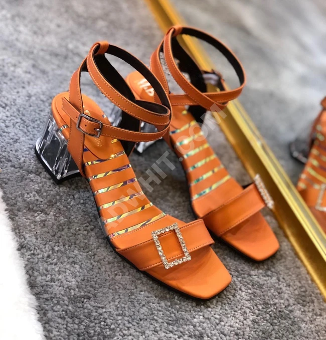 حذاء سبور بثلاث ألوان