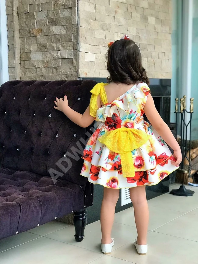 فستان بناتي بألوان زاهية