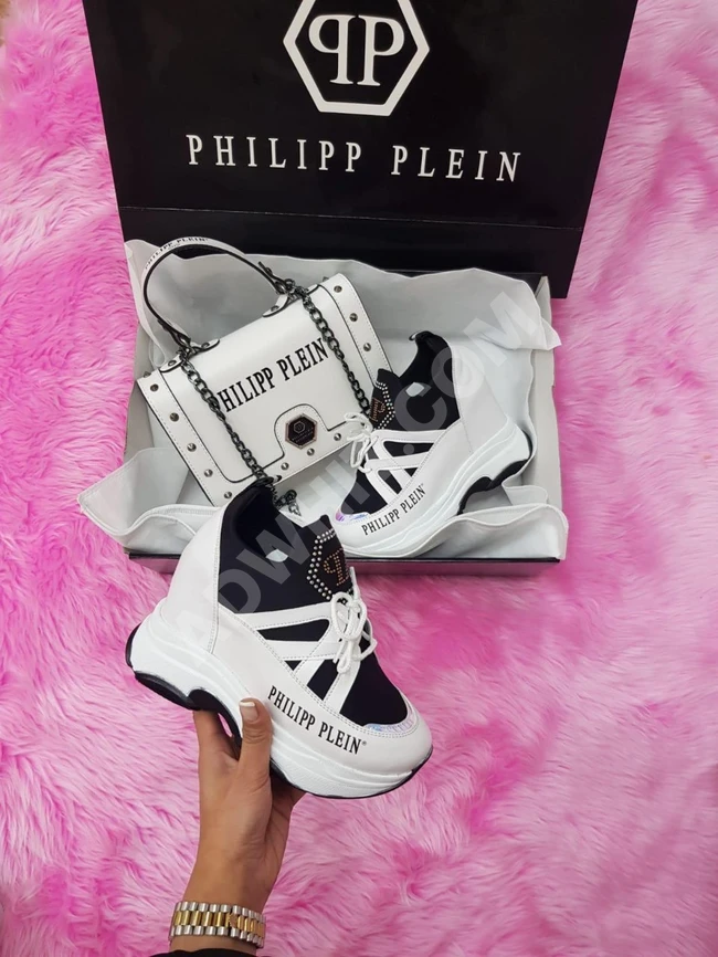 حذاءسبور مع شنطة مميز