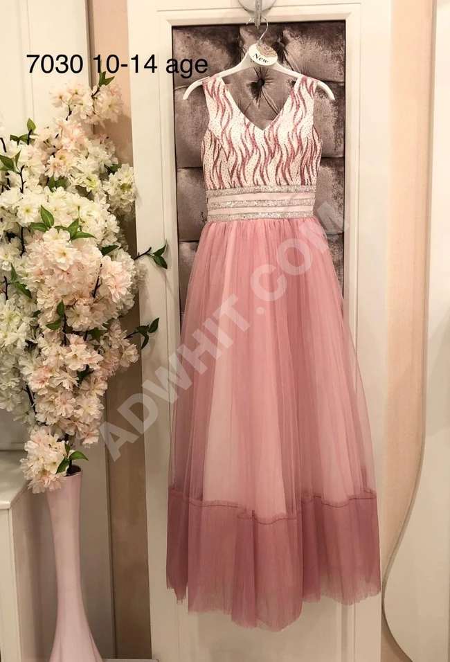 فستان بناتي محير