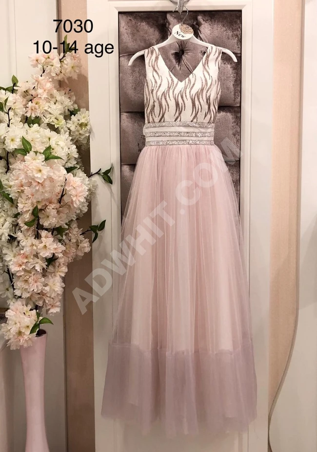 فستان بناتي محير