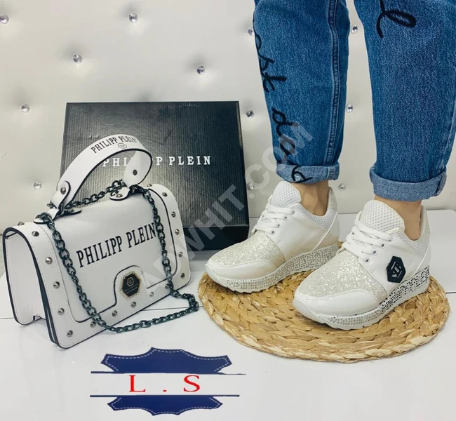 حذاء سبور +حقيبة مميز جدا