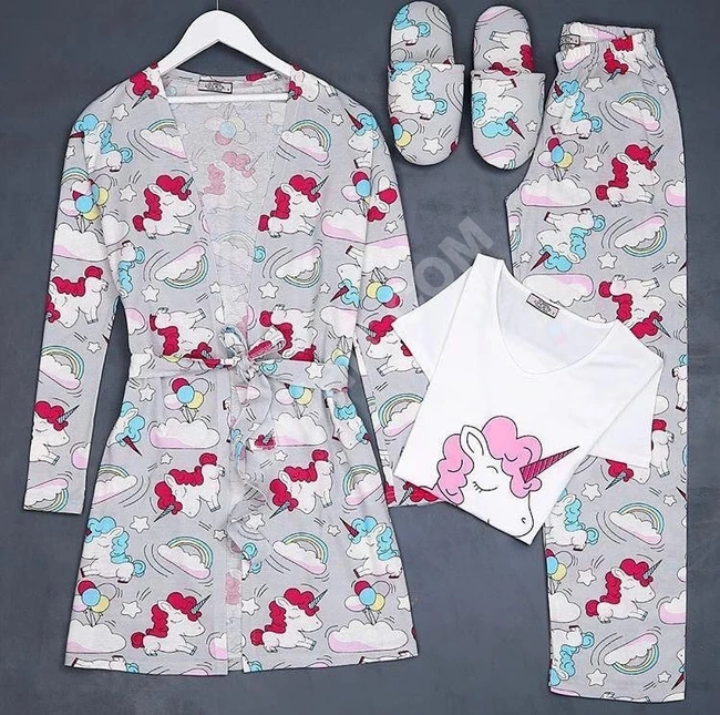 بيجامة نسائي أربع قطع مميزة