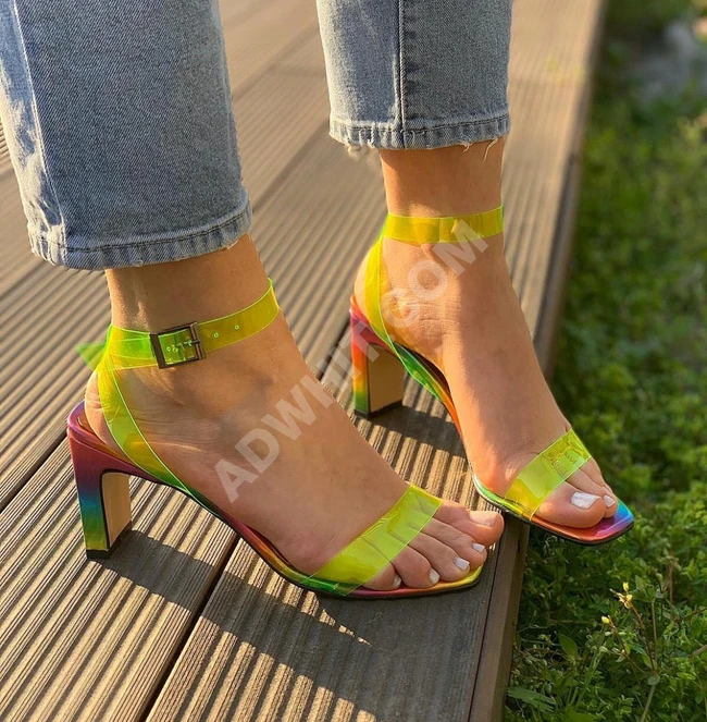 حذاء سبور ملون