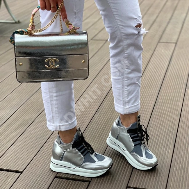 حذاء سبور مع شنطة