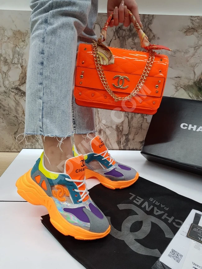 حذاء رياضي مع حقيبة مميز جداا