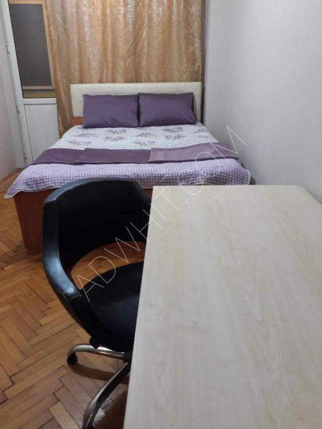 غرفة فردية لشخص واحد في سكن طلاب بسعر 850 ليرة 