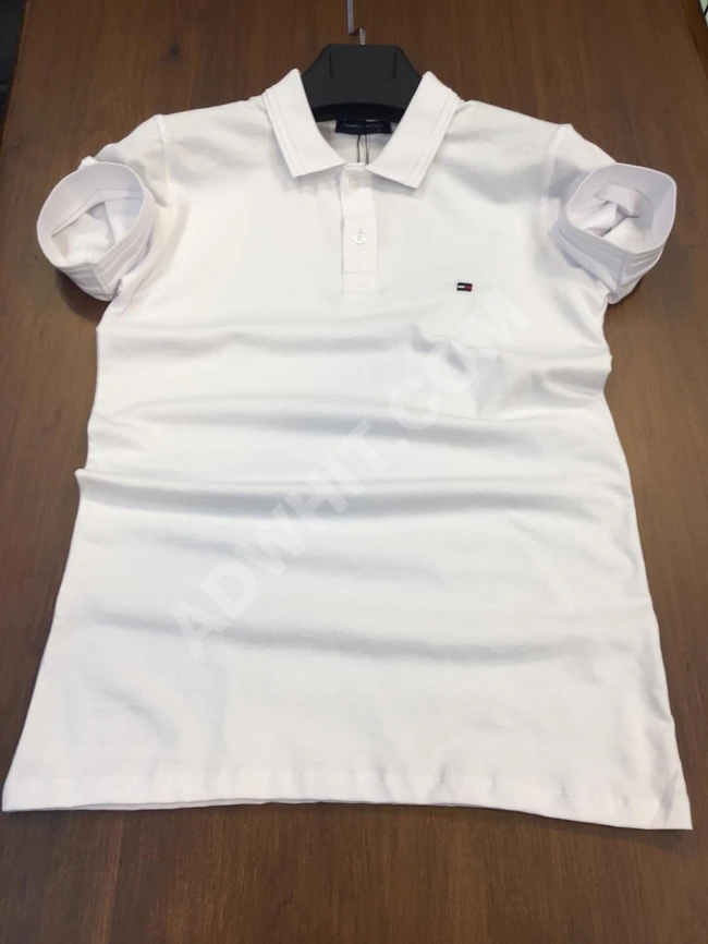 تيشرت على الموضة بياقة