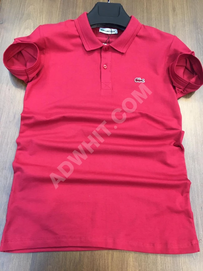 تيشرت على الموضة بياقة