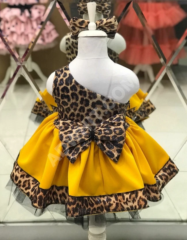 فستان بناتي مع اكسسوار للشعر