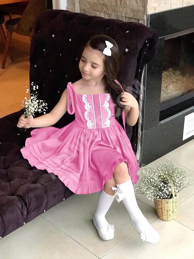 فستان بناتي متوفر بعدة ألوان