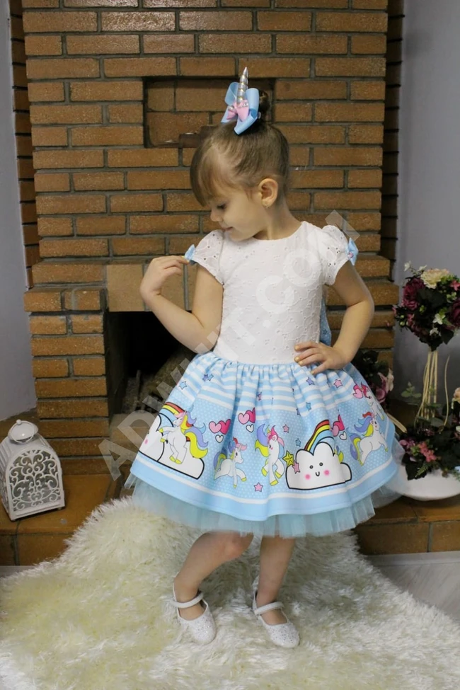 فستان بناتي مع اكسسوار للشعر