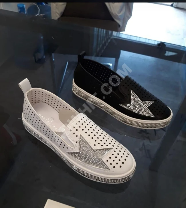 حذاء سبور رائع