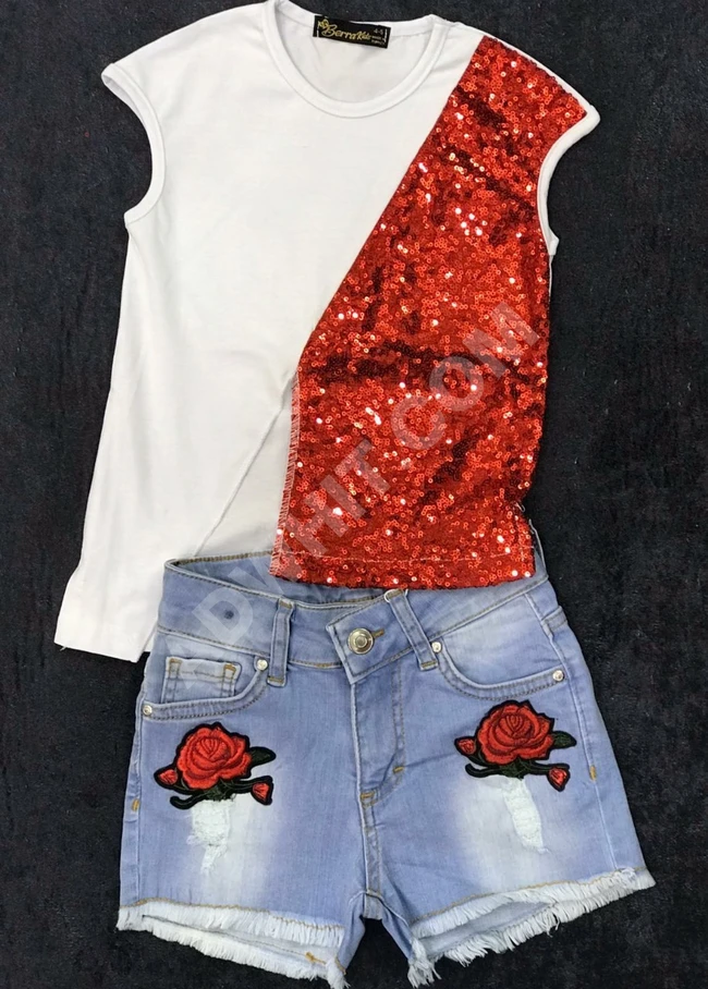 طقم بناتي تيشرت مع شورت جينز 