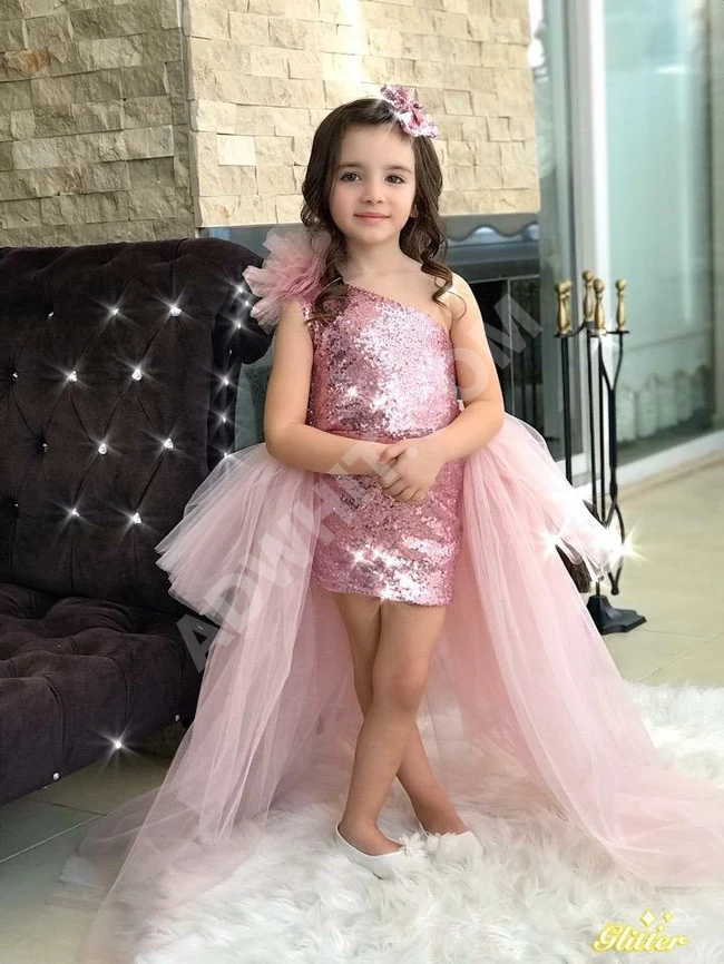 فستان بناتي مع اكسسوار للشعر