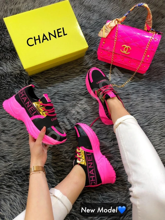 حذاء مع حقيبة مميز