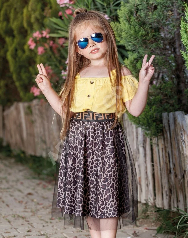 طقم بناتي مع اكسسوار للشعر