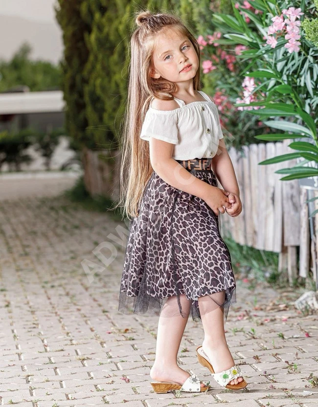 طقم بناتي مع اكسسوار للشعر