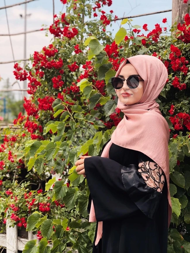 عباءة نسائية