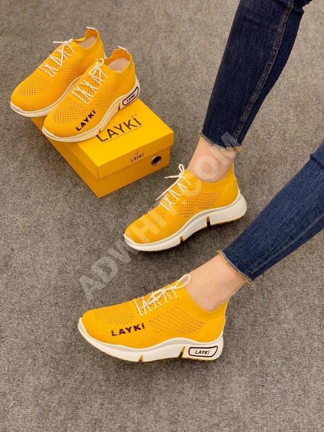 حذاء رياضي نسائي 