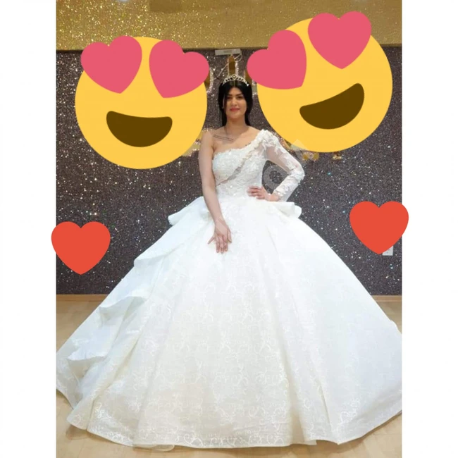 فستان زفاف ملكي