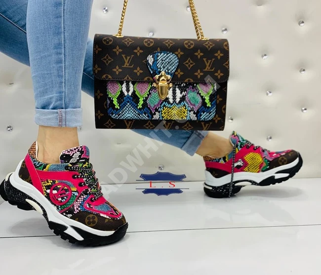 طقم حذاء مع حقيبة 