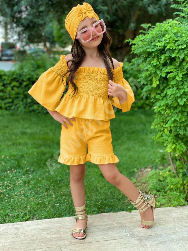 طقم بناتي مع ربطة شعر