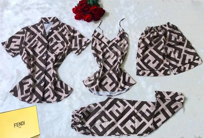 بيجاما نوم نسائية